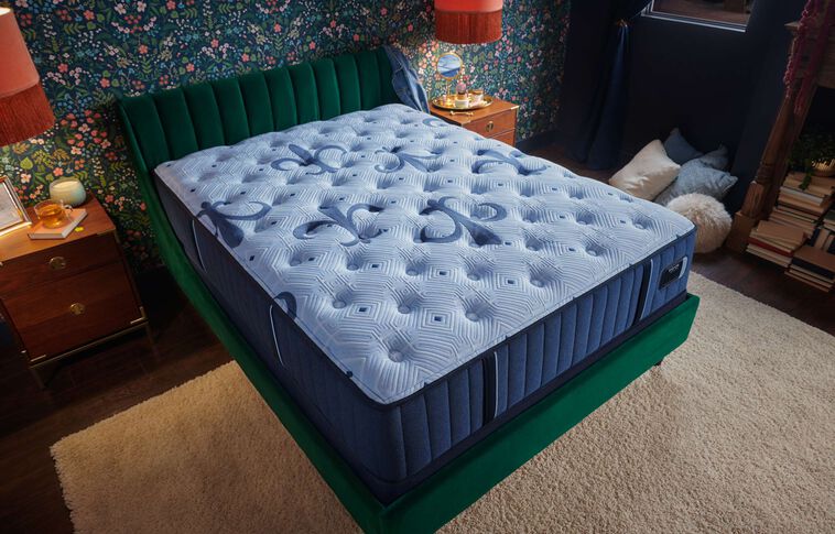 stearns foster Stearns & Foster Reserve Pillow Top Queen mattress, alternate view