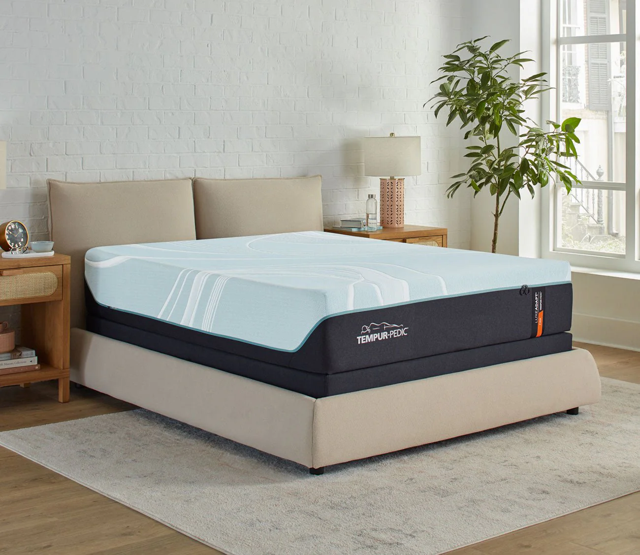 tempur pedic TEMPUR-LuxeAdapt Medium Hybrid 2.0 Twin XL mattress, alternate view
