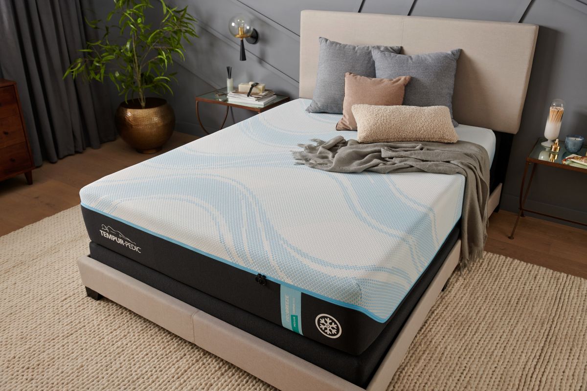 tempur pedic TEMPUR-ProBreeze Medium 2.0 King mattress, front view